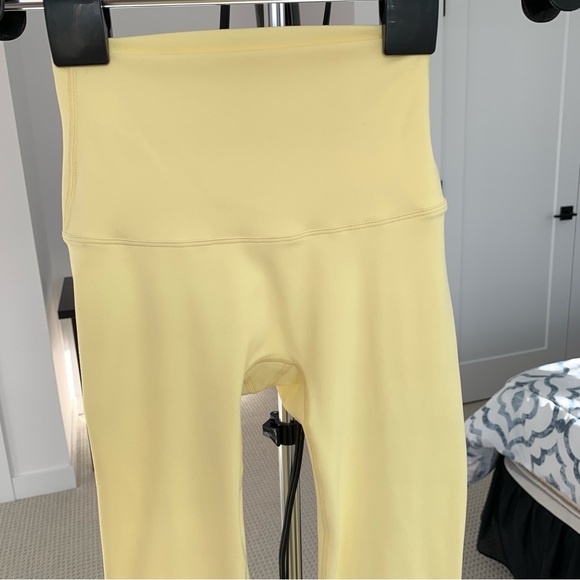 First Health Apparel Performance Leggings 28’ Colour Blonde Size 2 - Picture 2 of 8